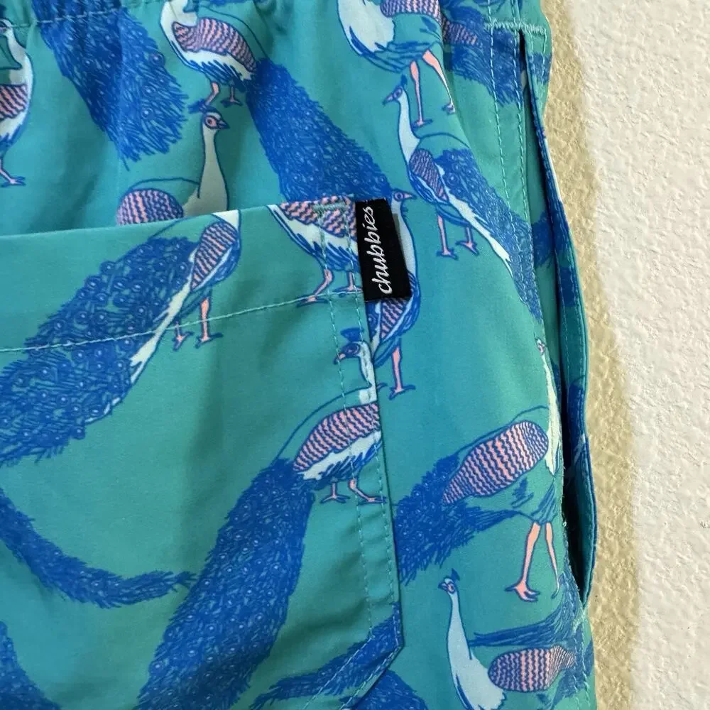Chubbies Men’s Size M 5.5” Inseam Lined Swim Trunks Peacock Print